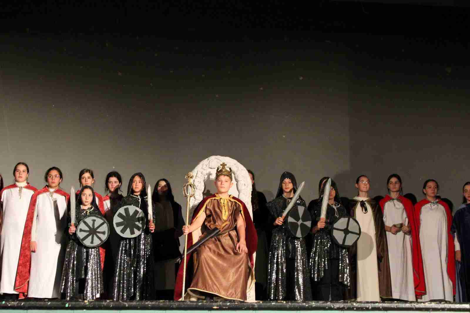 U KINU BORAK ZABLISTALA „KRUNIDBA“ – PREDSTAVA KOJA JE ISPUNILA SRCA PUBLIKE